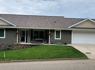 190 Rimrock Rd, Rollingstone, MN 55969