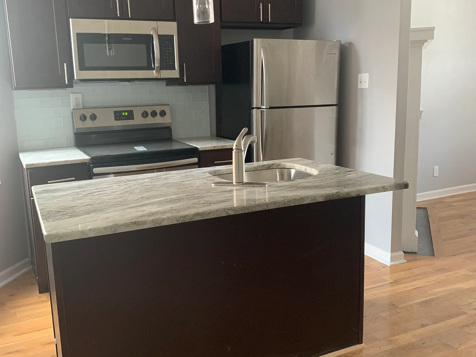 2 bed, 1040 sqft, $1,400 — Photo 1