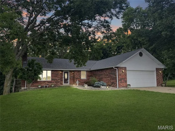 4600 Hilltop Dr, Washington, MO 63090