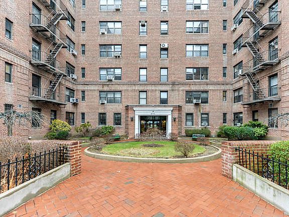 2nd image of 67-71 Yellowstone Blvd APT 2S