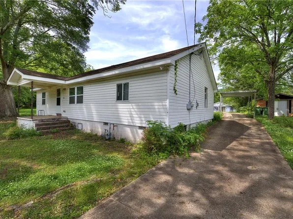 83 E Railroad St, Kingston, GA 30145