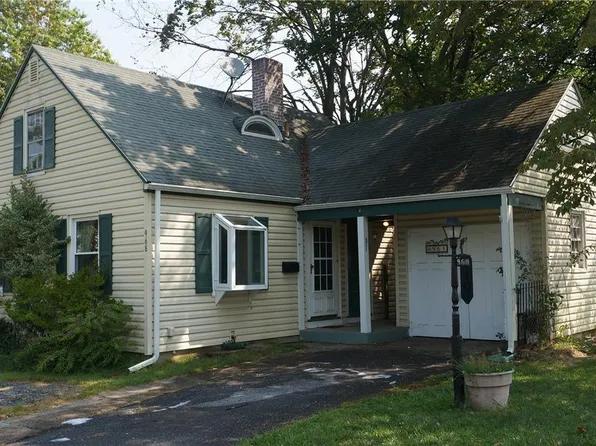 968 Juniper Rd, Hellertown, PA 18055