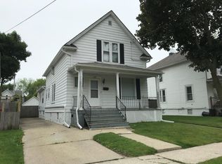 929 69th St, Kenosha, WI 53143