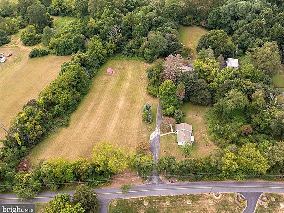 4th image of 120 Diamond Rock Rd