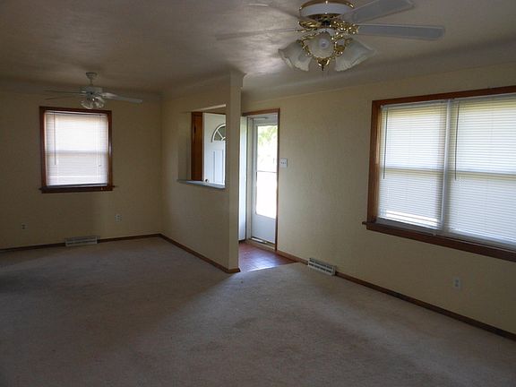 3rd image of 9508 Mary Ann Dr