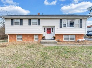 1541 Penley Blvd, Salem, VA 24153