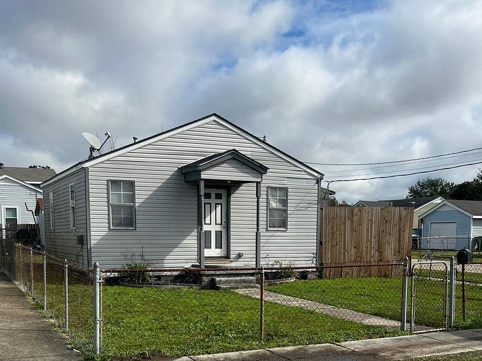2nd image of 1909 Stafford St