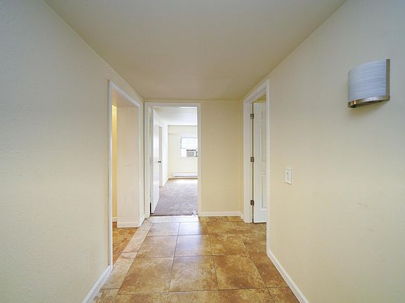 5th image of 1002 High Grove Ct #A