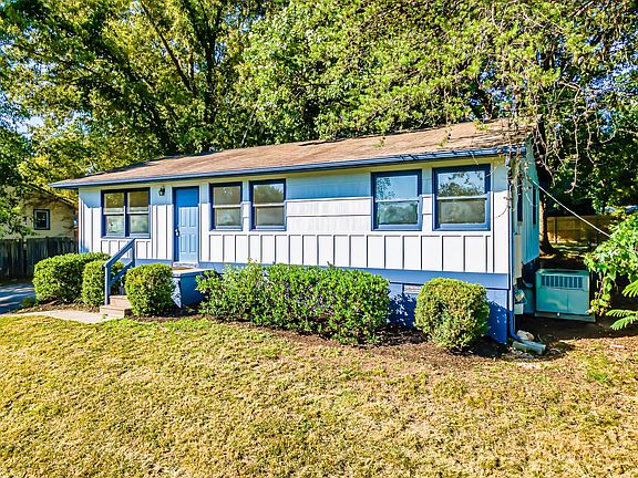 3rd image of 3319 Barbury Ln