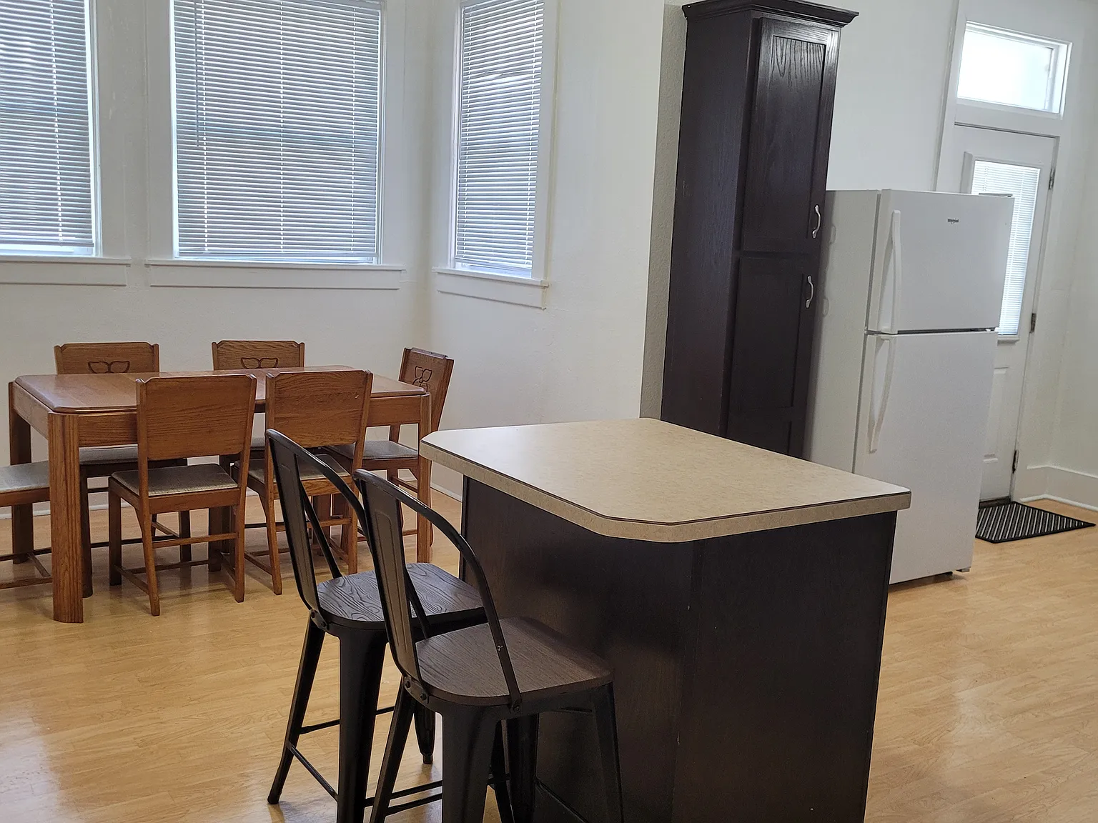 306 Jackson St — Photo 4