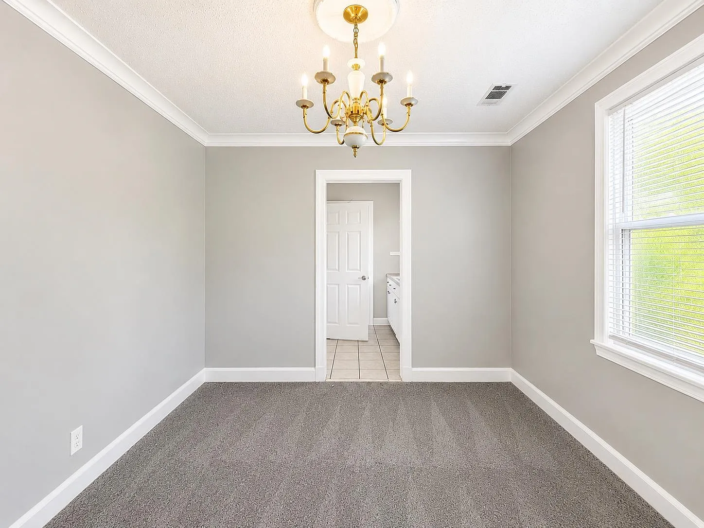 3 bed, 1.5 bath, 1478 sqft, $1,800 — Photo 3