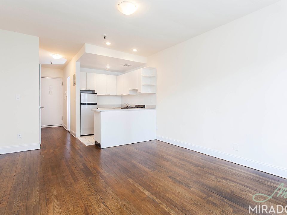 2nd image of 1435 York Ave APT 3e