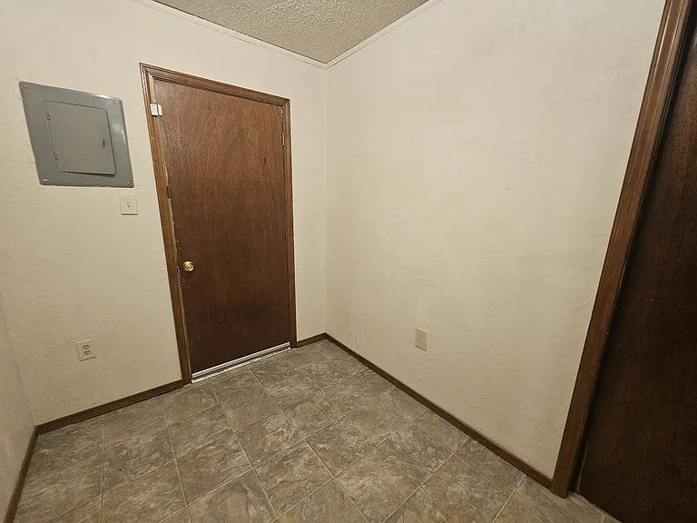 6110 SW Park Pl — Photo 9