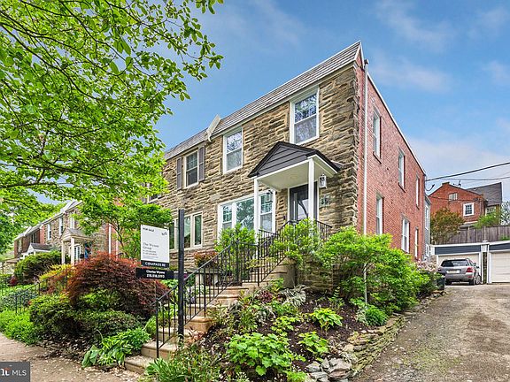 2nd image of 35 Woodale Ave