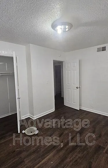 711 N 70th St #B — Photo 10
