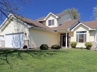 8284 Ashford Rd, Woodbury, MN 55125