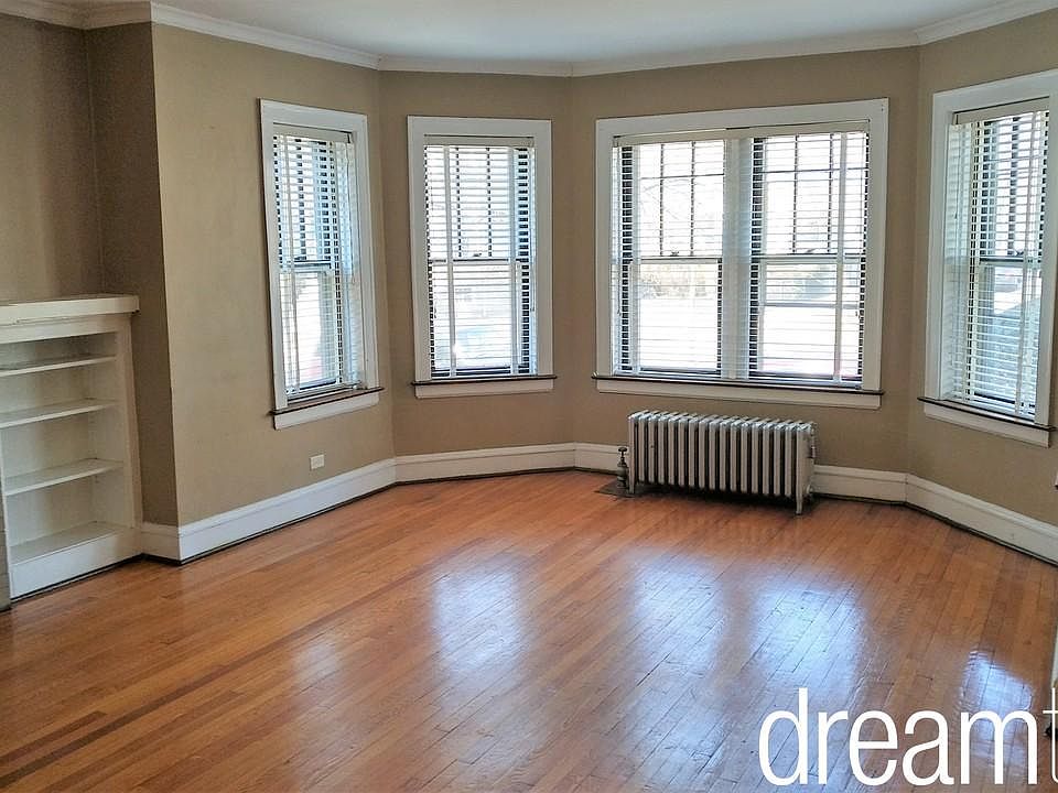 1st image of 2329 W Winnemac Ave APT 1E