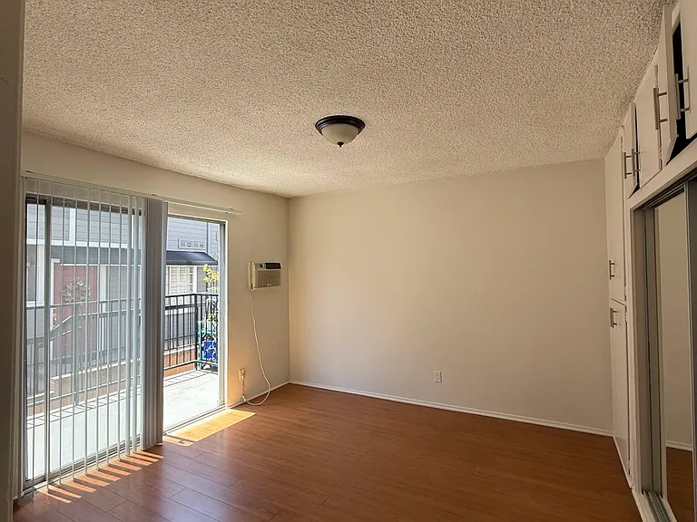 615 E Magnolia Blvd #D — Photo 6