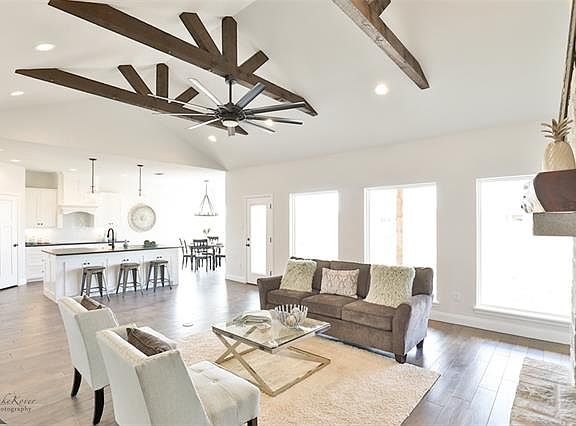 2nd image of 109 Vista Ct