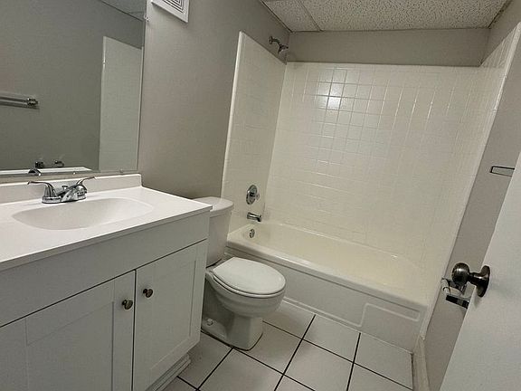 3rd image of 428 N Hite Ave #23