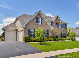 39W597 Bealer Cir, Geneva, IL 60134