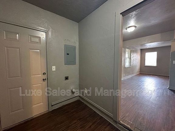 5th image of 8204 N Harvey Pl