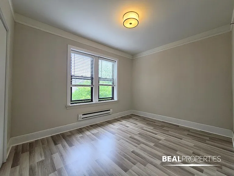 2327 N Rockwell St #A2 — Photo 11