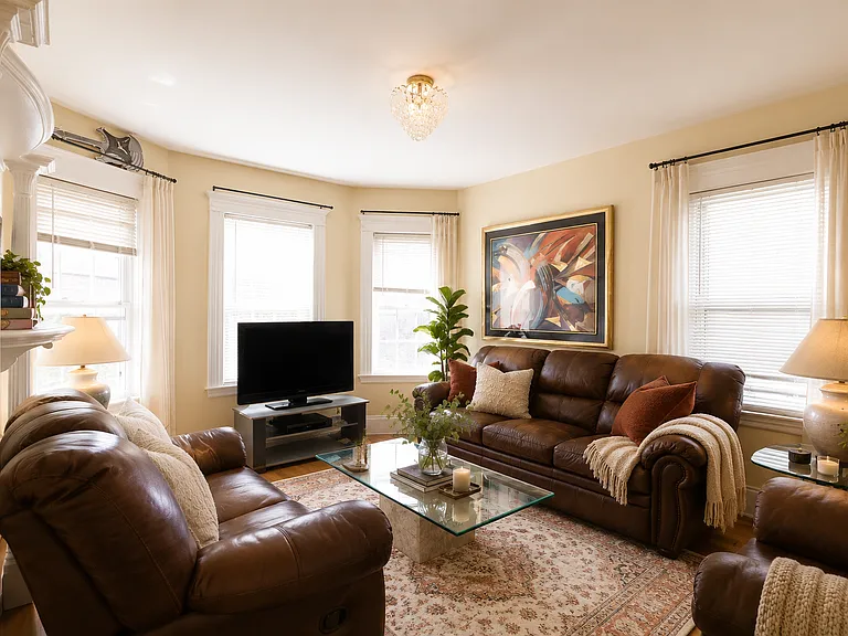 19 Park Ave #1 — Photo 2