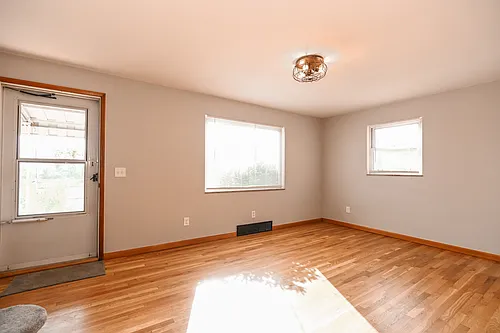 406 Irwin Ln Photo 1