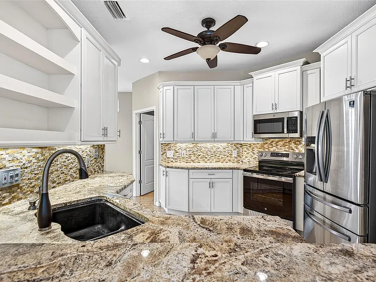 10801 Spring Mountain Pl — Photo 17