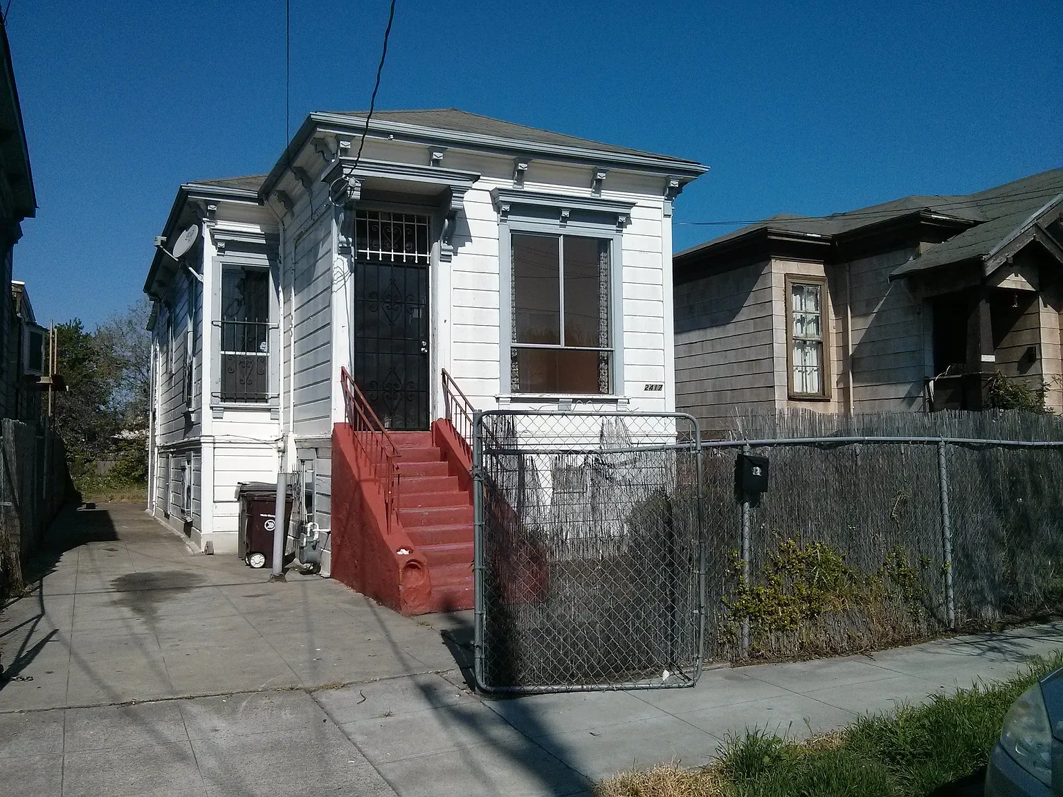 2417 Filbert St photo 1