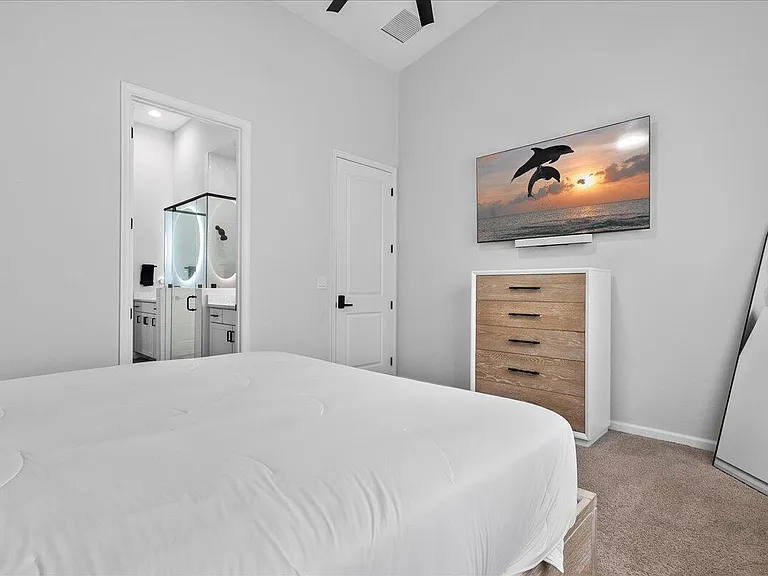 16493 Helix Ct — Photo 8