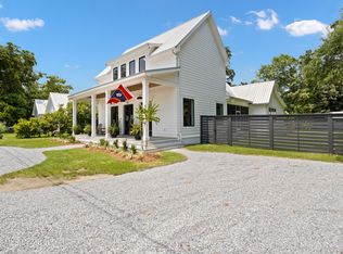 305 Beach Hill Rd, Ocean Springs, MS 39564