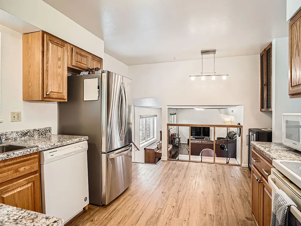 4225 Eaton Ct