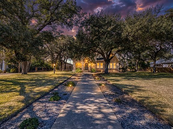 3rd image of 807 N Getty St