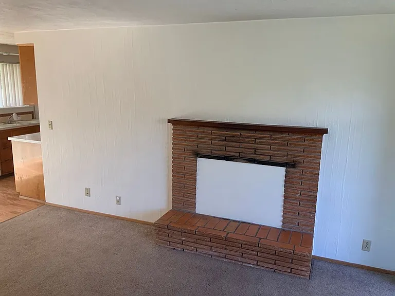 2358 Crescent Ave — Photo 3