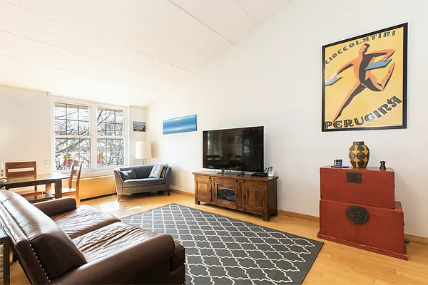 Sold by Compass | media 2