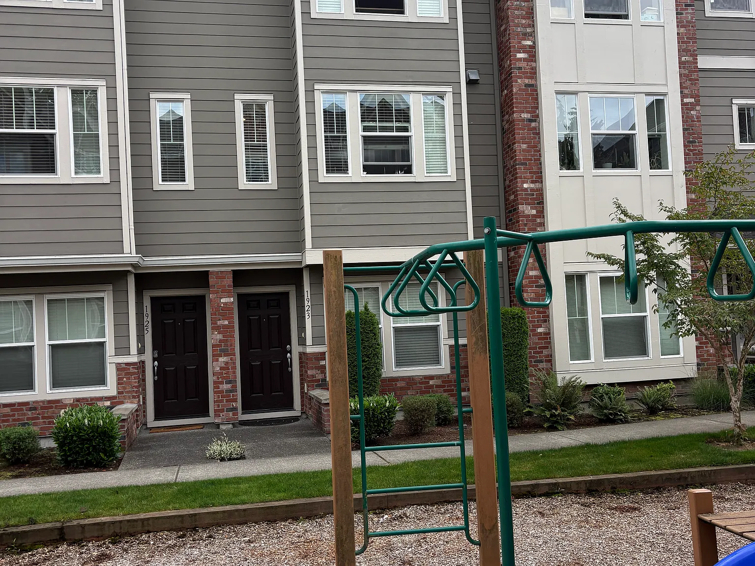 3 bed, 1314 sqft, $2,395 — Photo 1