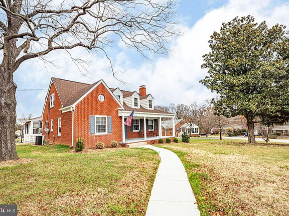 3rd image of 306 Cannon Cir