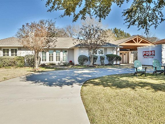 3rd image of 4116 Crescent Dr