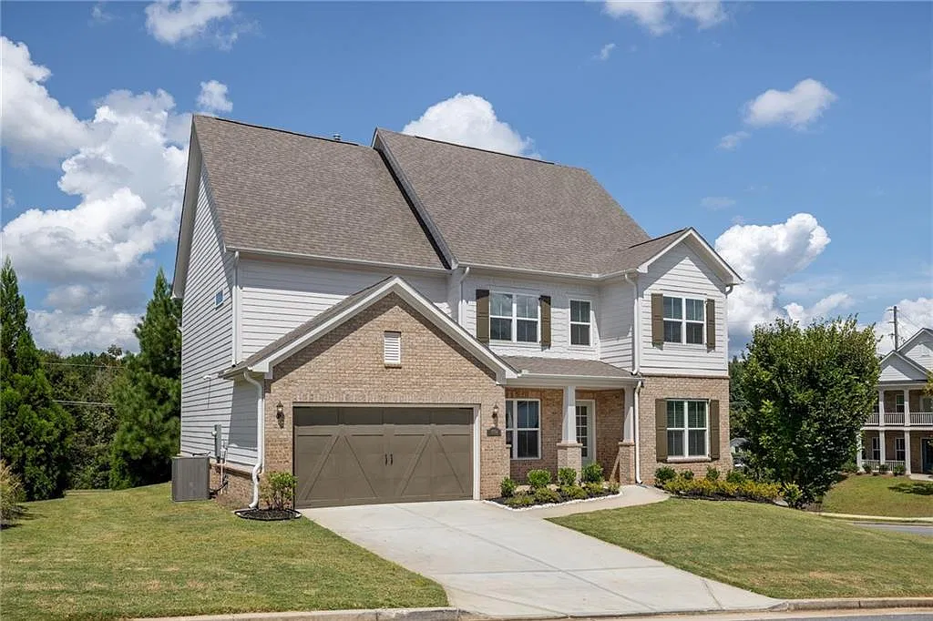 4 bed, 3.0 bath, 3531 sqft, $4,250 — Photo 1