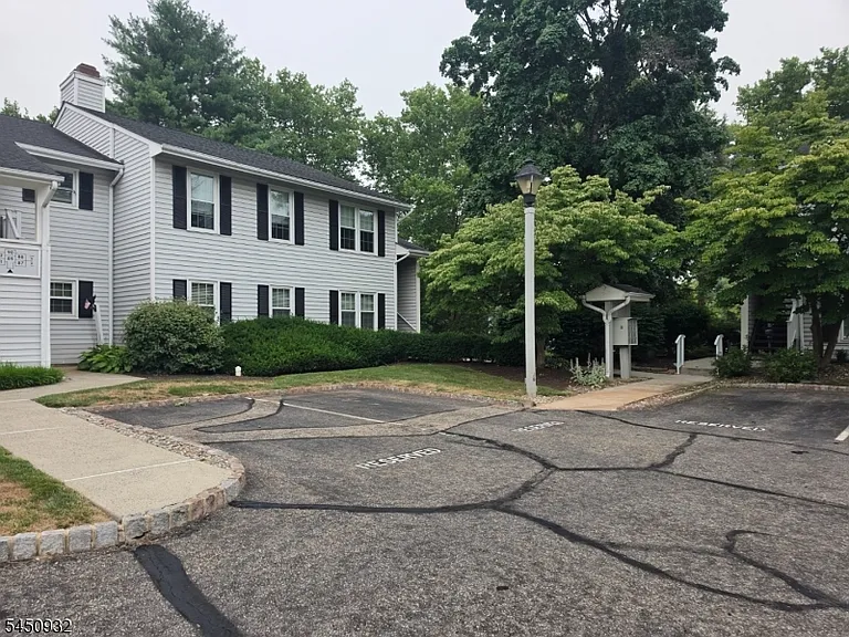 87 Junco Ct — Photo 1