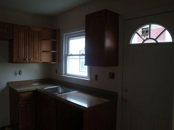 2nd image of 130 Windsor Pkwy