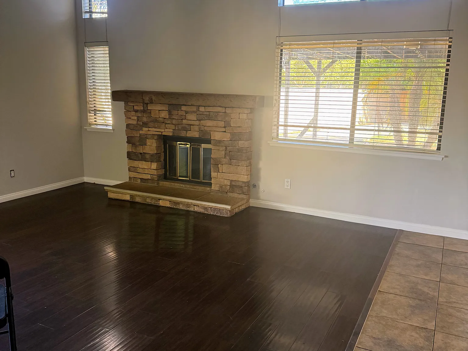 3 bed, 2.5 bath, 1341 sqft, $3,700 — Photo 2