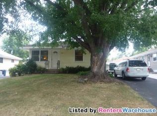 573 Fairmont St NE, Fridley, MN 55432
