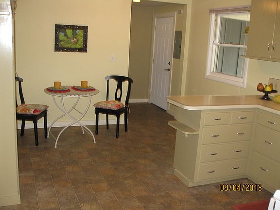 Kitchen table area