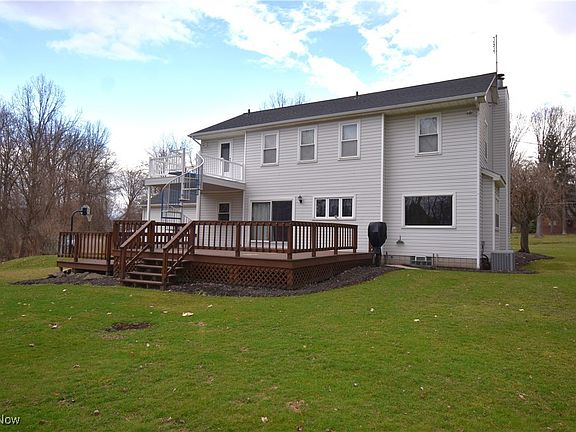 3rd image of 7010 White Oak Dr