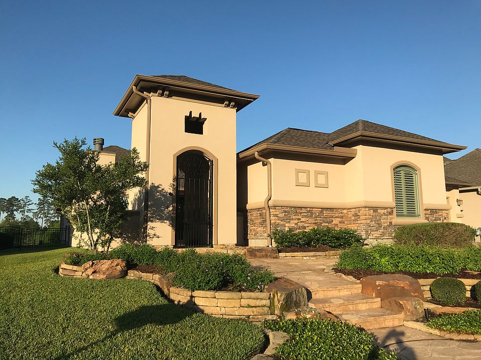 Home w-secured courtyard