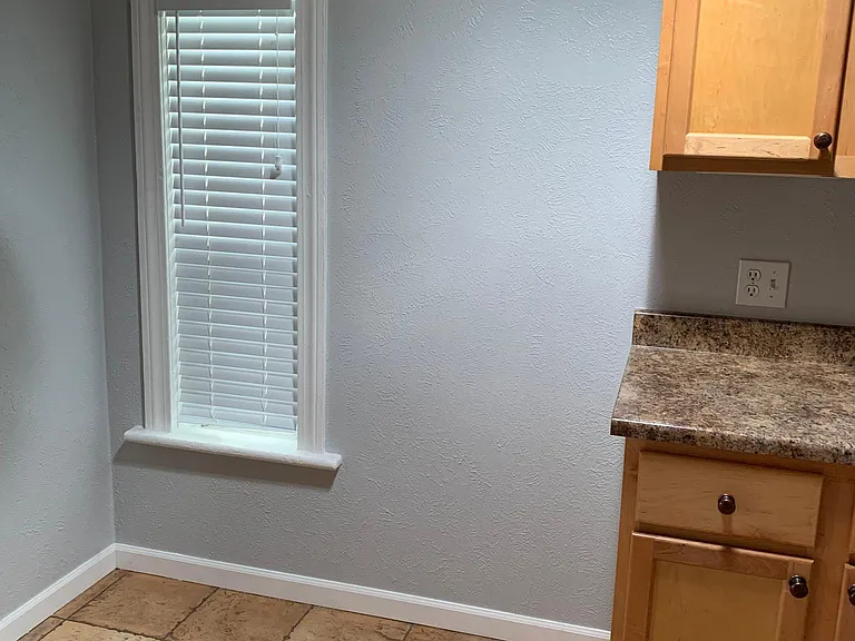 627 N Elati St — Photo 11