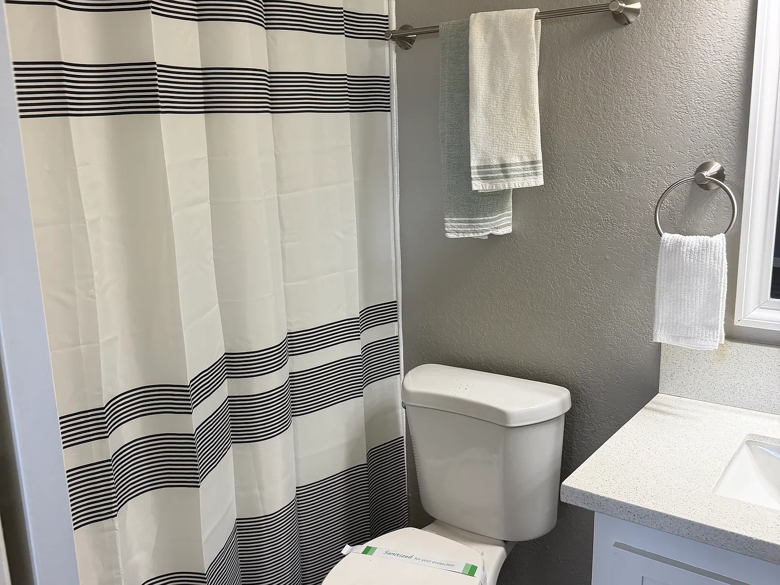 Studio, 400 sqft, $770 — Photo 2